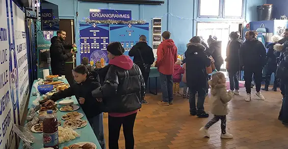 L’Arbre de Noël organisé par l’Entente Sportive du Rachais. Un événement marqué par une belle affluence et la présence de nombreux enfants, témoignant de la vitalité et de l’énergie du club.