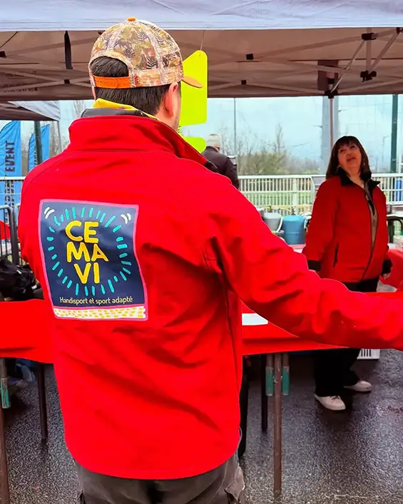 Ni la bruine, ni le froid n’auront eu raison de l’enthousiasme des participants de l’Asparun 2025 à Meylan ! Cette édition, organisée au profit de l’association FRIPPSI, a une nouvelle fois réuni coureurs, marcheurs, bénévoles et familles autour d’un moment sportif, solidaire et chaleureux. Soutenue par la Région Auvergne-Rhône-Alpes, cette belle initiative illustre parfaitement l’esprit de solidarité qui anime notre territoire.