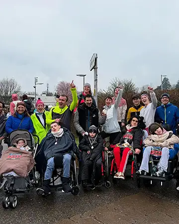 Ni la bruine, ni le froid n’auront eu raison de l’enthousiasme des participants de l’Asparun 2025 à Meylan ! Cette édition, organisée au profit de l’association FRIPPSI, a une nouvelle fois réuni coureurs, marcheurs, bénévoles et familles autour d’un moment sportif, solidaire et chaleureux. Soutenue par la Région Auvergne-Rhône-Alpes, cette belle initiative illustre parfaitement l’esprit de solidarité qui anime notre territoire.