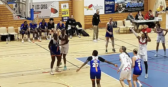 BCTM féminines vs Aulnoye./ BCTM Féminin qui se sont inclinées face à Aulnoye ce samedi soir au Charlaix. Elles gardent néanmoins la 1ère place du championnat à égalité avec Toulouse.