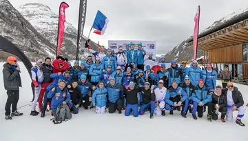 Les athlètes en sport adopté à Bessans, pour les Championnats du monde Virtus 2025 de para ski nordique adapté, en mars 2025.
