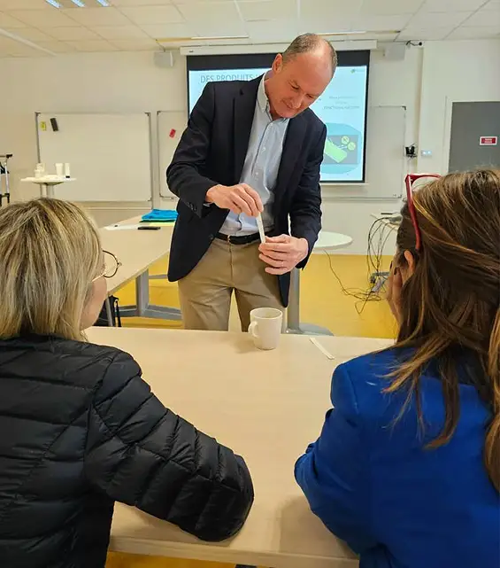 La chimie verte en action : Funcell invente le papier du futur