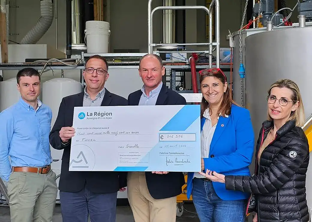 Visite de l’entreprise Funcell, soutenue dans son projet de relocalisation et de développement au Versoud, avec un accompagnement financier de la Région Auvergne-Rhône-Alpes à hauteur de 816 906 euros. Une politique volontariste portée avec énergie par la vice-présidente à l’économie, Stéphanie Pernod.