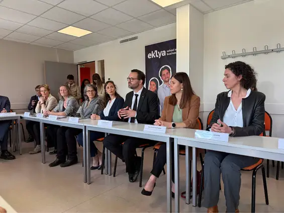 À EKLYA School of Business, à Écully, avec la ministre chargée du Handicap, Camille Galliard-Minier, pour valoriser une école de formation qui fait évoluer les pratiques et les regards sur le handicap.