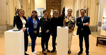 Sarah Bobin, Sandrine Chaix Ferrette, Jean-Pierre Baldini, Naen et Franck Benhamou, lors de l’inauguration. « Il n’y a rien de plus beau, de plus fort et de plus expressif que le bronze, cet alliage issu du mariage du cuivre et de l’étain. Il est souplesse et profondeur, rigueur et infini et, par le jeu de ses patines, couleur et lumière. En un mot, le bronze, c’est la vie », explique Jean-Pierre Baldini. — Photo DL.