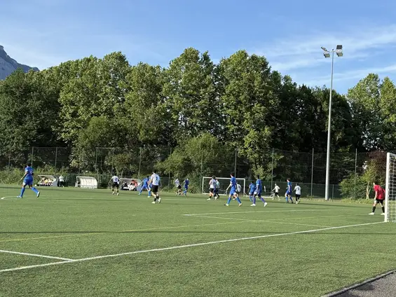 L'entente du Rachais à Meylan champion 2024-2025 U17D1 — Photo Entente Sportive du Rachais (ESR)