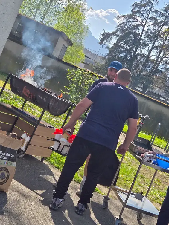 Bravo à tous les bénévoles mobilisés chaque semaine pour les entraînements, la buvette, le barbecue