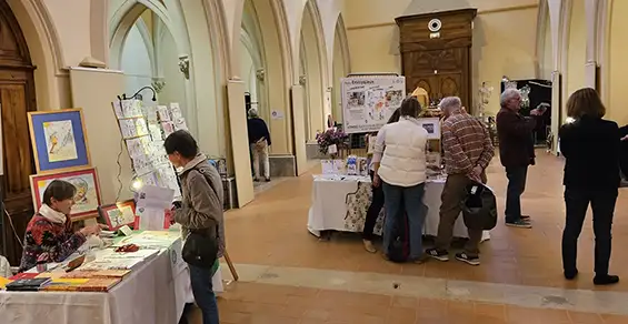 Ce week-end nous sommes allés au Clos des Capucins où se tenait l'exposition "Talents de femmes" pour découvrir les travaux de ces artistes et artisans. De belles créations en luminaires, bijoux, céramique et travail de plumes d'oiseaux, entre autres.