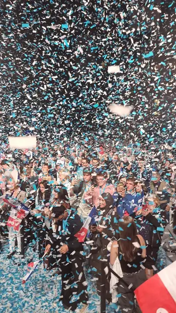 Fierté régionale : nos jeunes héros à l’honneur à travers les Bourses au Mérite — Quelle soirée ! Plus de 3 000 personnes réunies à l’Hôtel de Région de Lyon pour célébrer l’excellence et l’engagement de notre jeunesse à travers les Bourses au Mérite (BAM) et BAM+. En présence de Laurent Wauquiez et de Fabrice Pannekoucke, président de la Région, les lauréats et l’équipe régionale des WorldSkills ont été chaleureusement félicités pour leurs performances exceptionnelles.