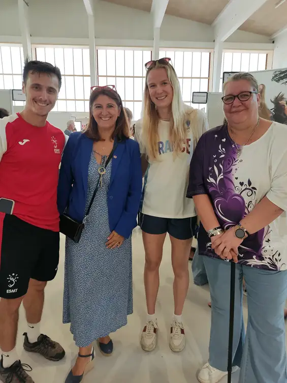 FORUM ASSOCIATION MEYLAN — Retour en images sur quelmques rencontre : Meylan Plongée, Meylan Handball et son équipe de sport adapté, La Folle Avoine, L’Outil en Main, la présidente du Lions Club, le président du club de volley, ainsi que Lezanna Placette, championne de beach volley et participante aux Jeux Olympiques de Paris 2024.