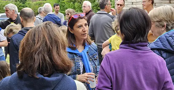 Présents à l’événement, Sandrine Chaix et Jean-Marc Seyer ont apprécié le plaisir simple du pain chaud sortant du four, accompagné de quelques morceaux de pizza et de tarte.