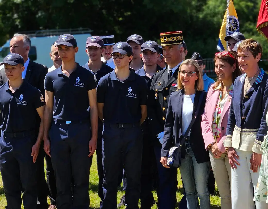 Lors du forum des métiers de la gendarmerie organisé à Meylan, a été organisée la remise des diplômes aux cadets de la gendarmerie. Photos Le DL