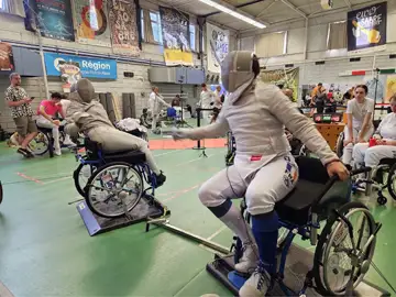 Handi-valides à l’unisson : l’esprit sportif brille à Meylan Escrime