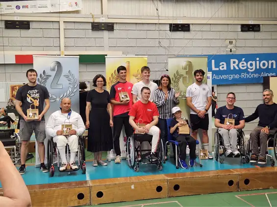 Handi-valides à l’unisson : l’esprit sportif brille à Meylan Escrime