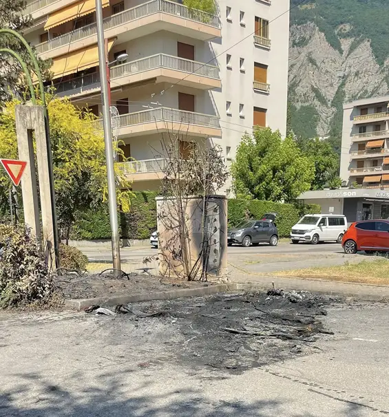 Insécurité à Meylan : quand la réalité dépasse le « sentiment » — voiture bruléé à Meylan