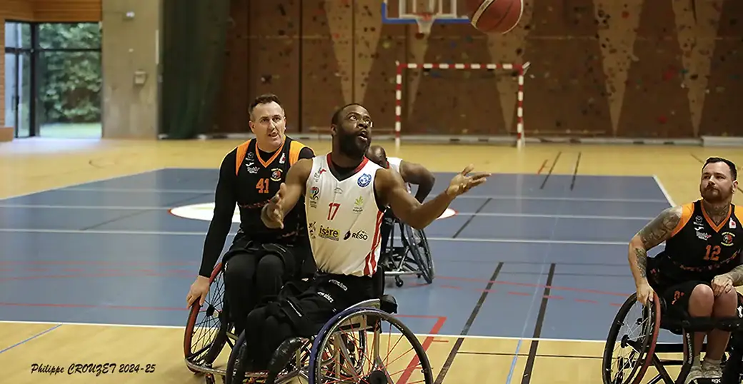 Photo Philippe CROUZET pour le club MGH (Match contre DOUAI le 22 février 2025 au gymnase du Charliax — victoire 75-63 pour le MGH))