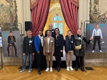 Ce jeudi, journée du DuoDay, l’exposition photo « Moi aussi j’veux jouer » imaginée par Marie Wattier (CDOS Isère) et Yves Frécon (CDSA 38) a trouvé un écrin à la hauteur de son message : les murs de l’Assemblée nationale.