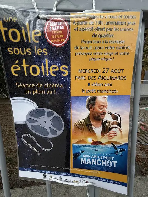 Mon ami le Manchot, des rires… et des piqûres : Avec Ève LOHAT nous étions à la séance de ciné en plein air à Meylan où des jeux étaient proposés aux enfants par les équipes d’Horizon avant la projection du film « Mon ami le Manchot » avec Jean Reno