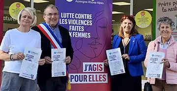 3919 et 114 : des sacs solidaires diffusés dans les pharmacies de petites communes