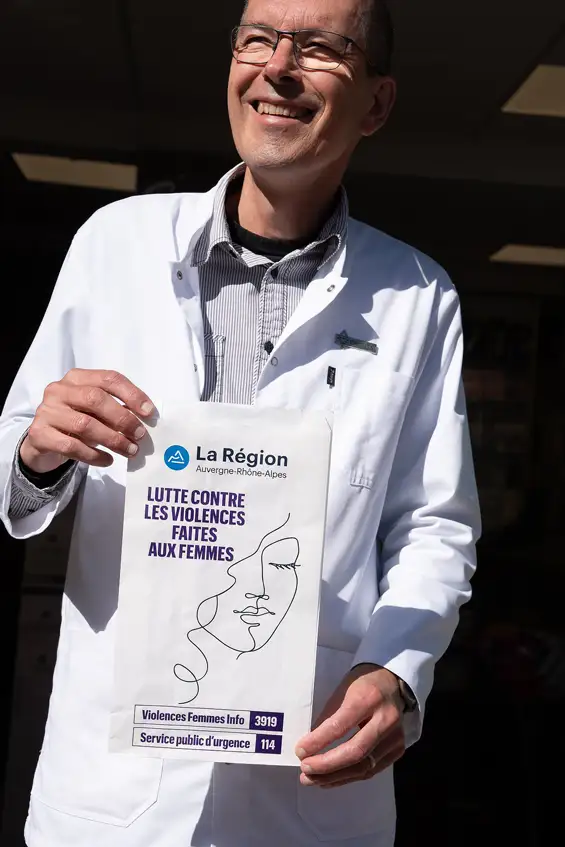 Parler peut sauver. Faisons reculer les violences faites aux femmes.