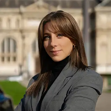 Portrait&nbsp;: Anissa TANAZEFTI - Équipe Sandrine Chaix - Municipales Meylan