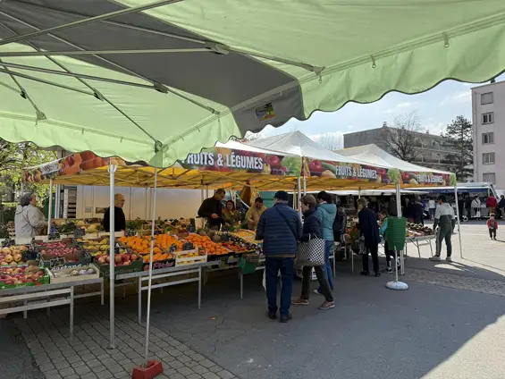 Marché des Aiguinards, aux côtés de Gilles Rosalia et Geneviève Désiron ce 30 mars 2025
