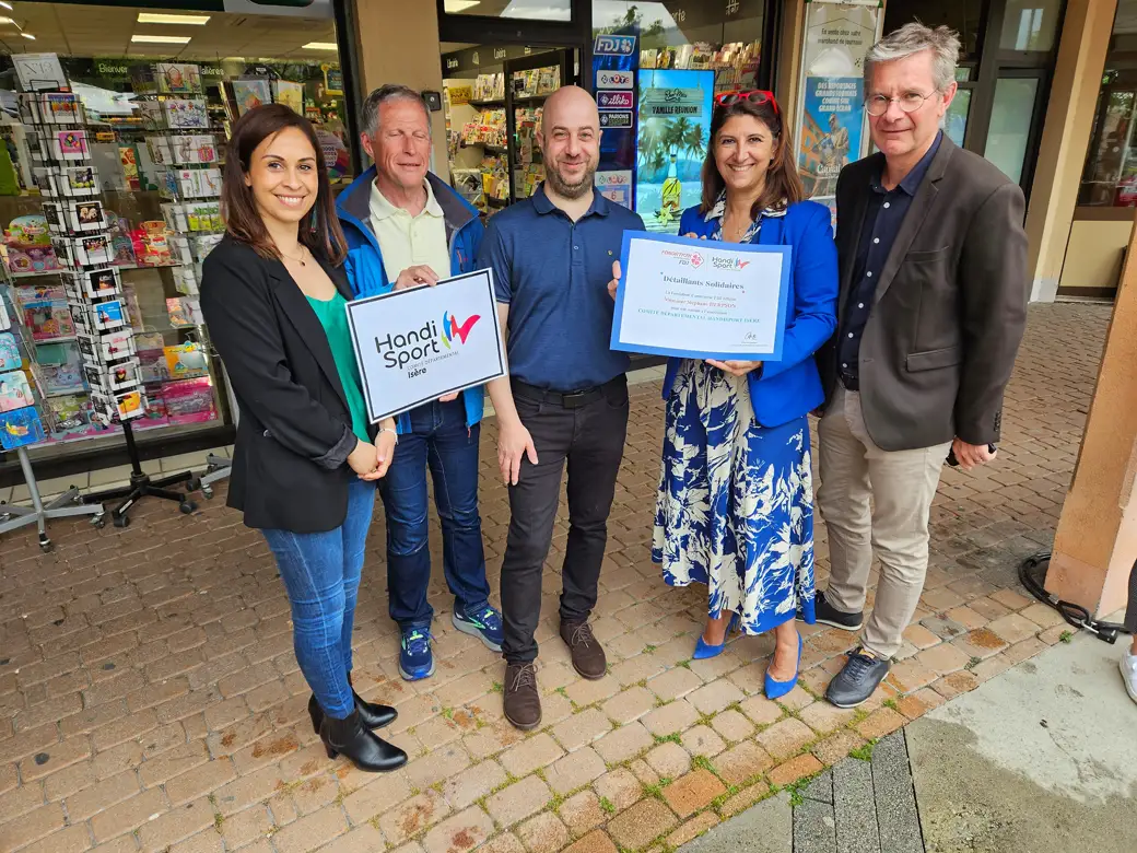 Remise de prix au tabac des béalières par la fondation d'entreprise fdj