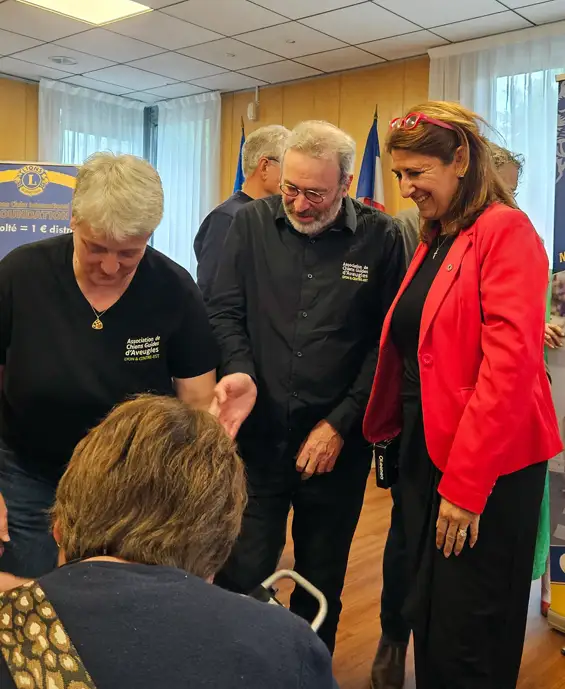 Remise d’un chien guide à Meylan : Uno, un nouveau compagnon pour une vie plus libre