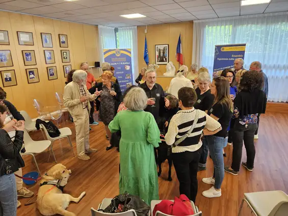Remise d’un chien guide à Meylan : Uno, un nouveau compagnon pour une vie plus libre