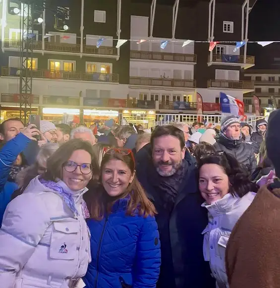 Le retour des athlètes de l’équipe de France paralympique à Chamrousse : un moment fort, porteur d’espoir