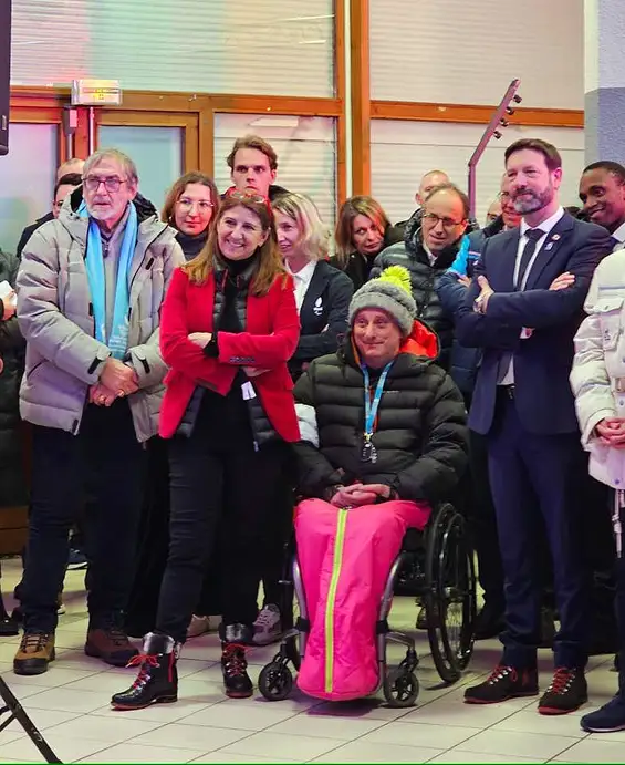 Le retour des athlètes de l’équipe de France paralympique à Chamrousse : un moment fort, porteur d’espoir