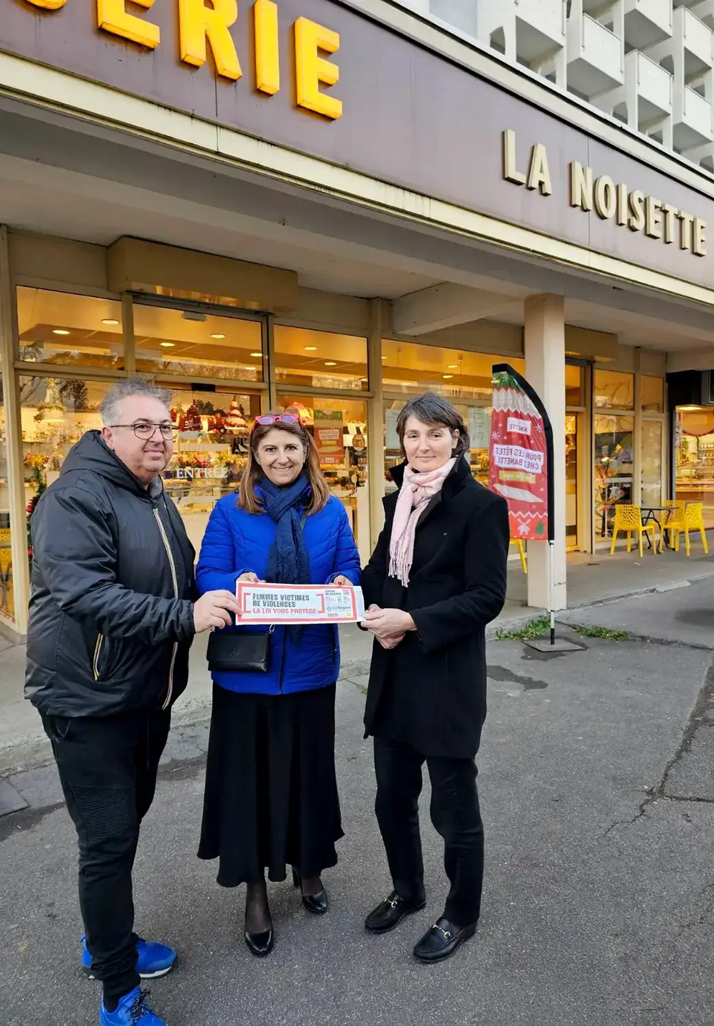 Dominique Casalin, propriétaire de la boiulangerie la Noisette, Sandrine Chaix, et Anne Auclair-Rabinovitc présidente du Tribunal judiciaire de Grenoble
