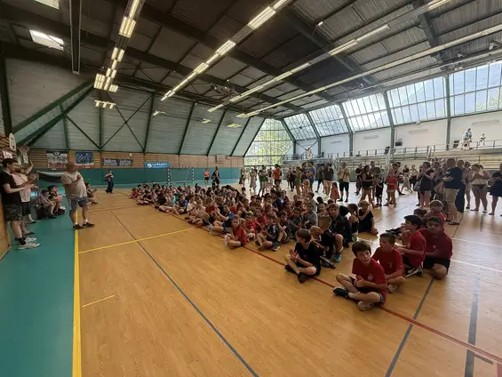 Scol’hand : du sport, de la joie et de la sueur au gymnase des Buclos
