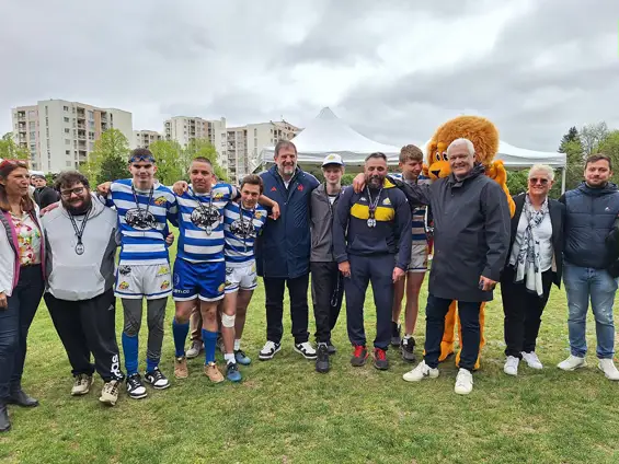 Ce week-end, sur le terrain, j’étais présente à Seyssins pour le Challenge de rugby adapté « Les Fabulous Rugby ».