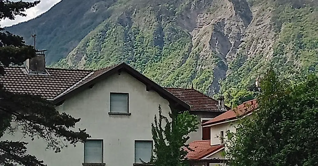 Pétition — "Sauvons notre quartier et nos habitations" Chemin des Buclos - Cher Meylanais, je vous invite à signer cette pétition du collectif des habitants du chemin des Buclos qui s’inquiètent de l’arrivée de nouvelles constructions.