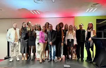 Les partenaires du BCTM Féminin étaient récemment à l’honneur lors d’une belle soirée au Golf d’Uriage. Pour l’occasion, les joueuses avaient troqué maillots, shorts et baskets contre robes de soirée, escarpins et bijoux. Une parenthèse élégante et conviviale, où l’esprit d’équipe s’est exprimé autrement — autour d’un sourire, d’un éclat de rire, d’une même passion.