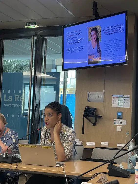 Éva Ngalle, soutien régional à TI3RS : une application au service des victimes de violences