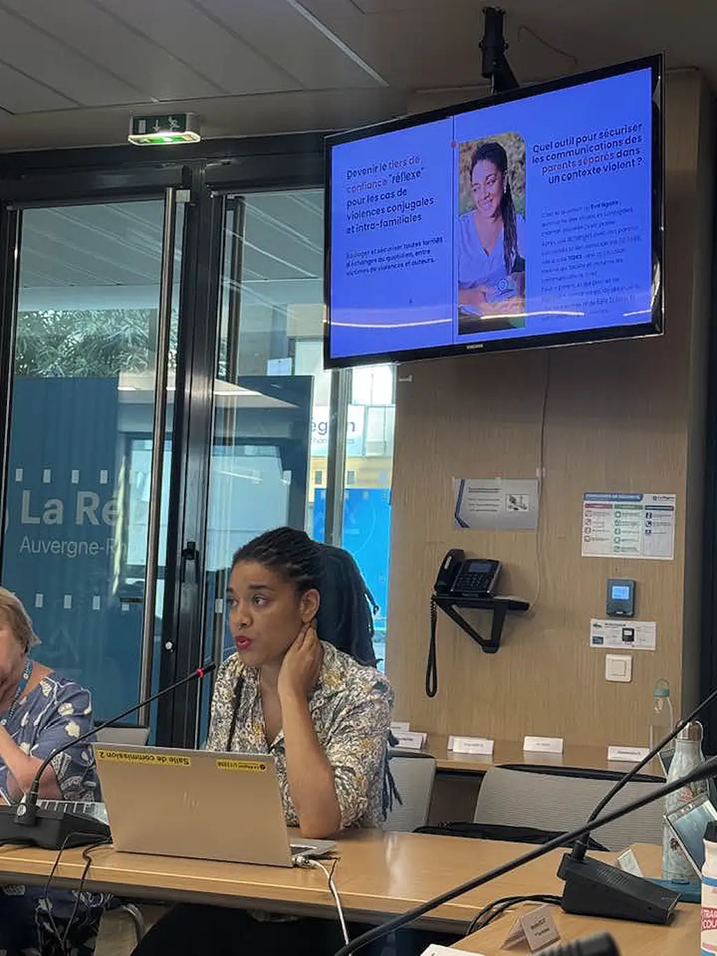 Éva Ngalle, soutien régional à TI3RS : une application au service des victimes de violences