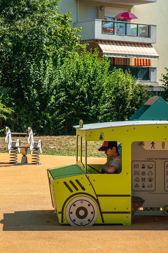Une aire de jeux pour tous, au cœur de Meyzieu