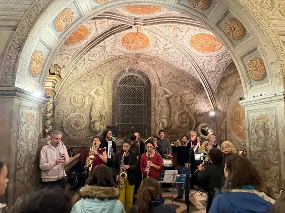 Une très belle soirée au Musée dauphinois. La chapelle du musée affichait plus que complet ce soir à l’occasion de l’inauguration de l’exposition « Une histoire juive – 2000 ans de liens entre Rhône et Alpes ».