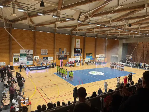 Une victoire sur le parquet, un hommage à Jean-Claude PIC dans les cœurs et les esprits