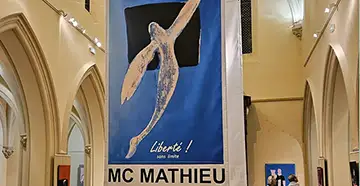 Ce jeudi, la chapelle du Clos des Capucins a accueilli le vernissage de la superbe exposition de MC Mathieu, placée sous le signe de la “liberté sans limite”.