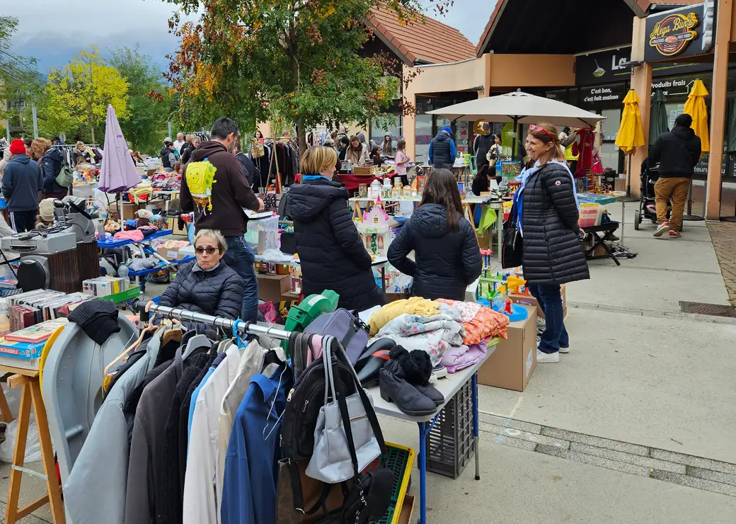 Vide grenier des Tuileaux 2024
